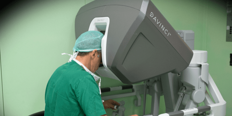  הרובוט המנתח נוסע צפונה- רובוט דה וינצ'י באסותא חיפה 